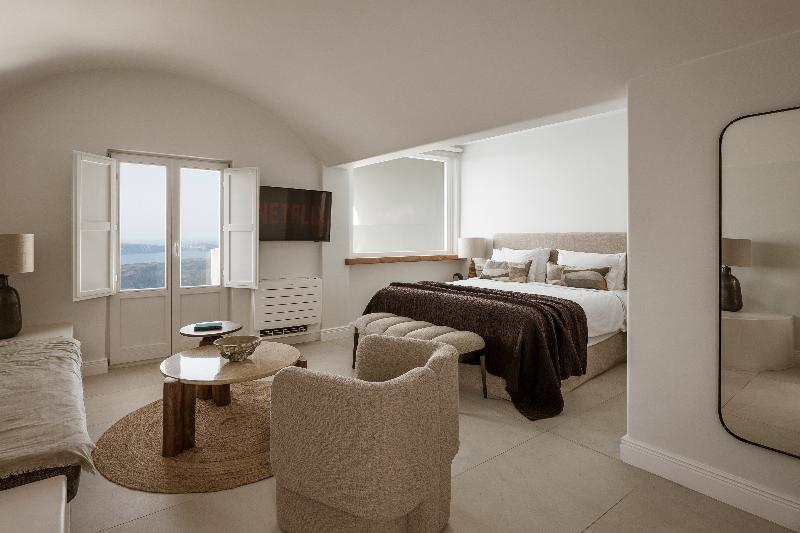 Aqua Luxury Suites image