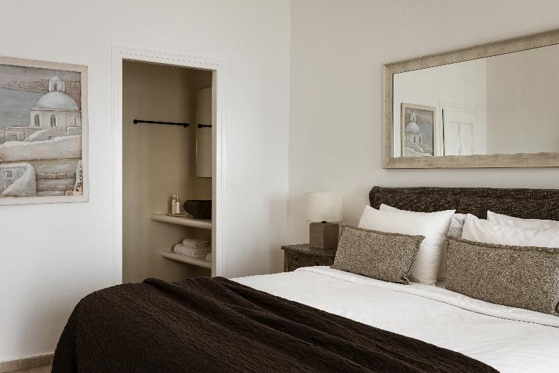 Aqua Luxury Suites image