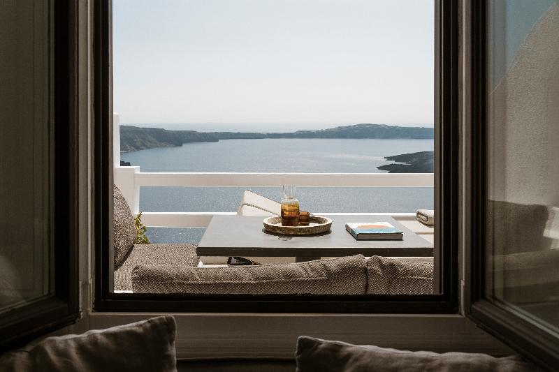 Aqua Luxury Suites image