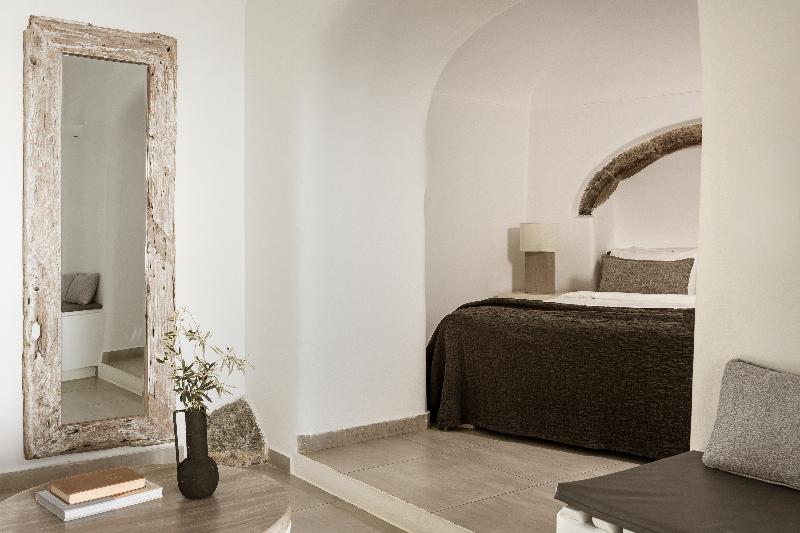 Aqua Luxury Suites image