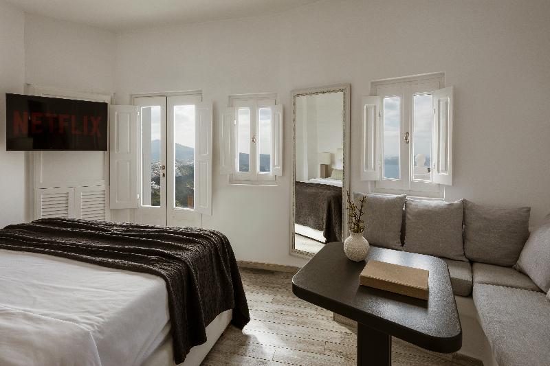 Aqua Luxury Suites image