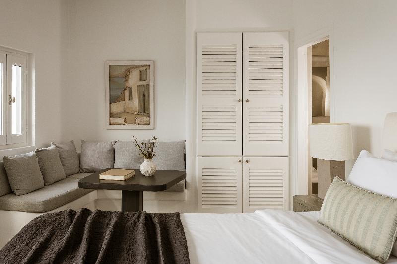 Aqua Luxury Suites image