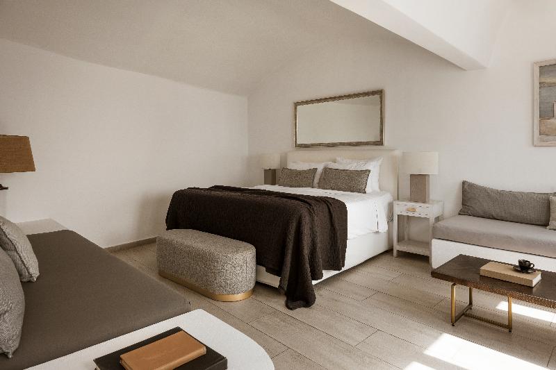 Aqua Luxury Suites image