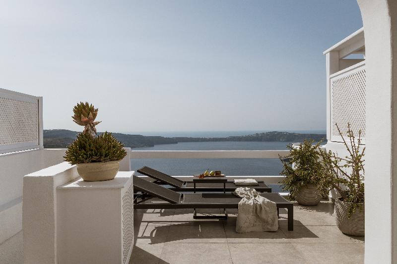 Aqua Luxury Suites image