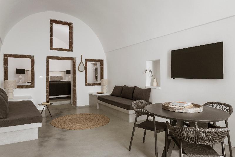 Aqua Luxury Suites image