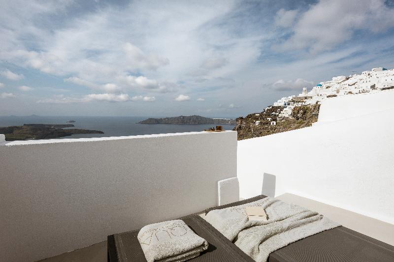 Aqua Luxury Suites image