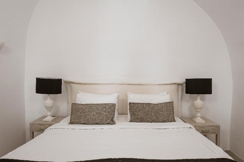 Aqua Luxury Suites image
