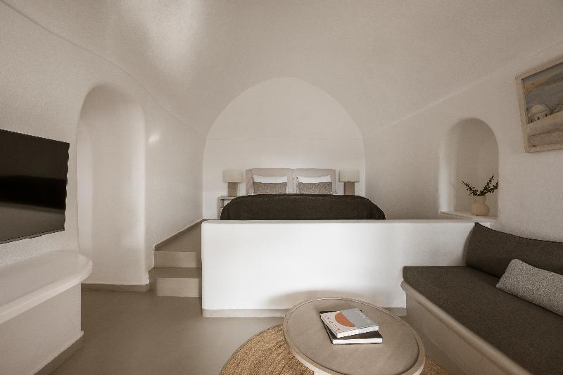 Aqua Luxury Suites image