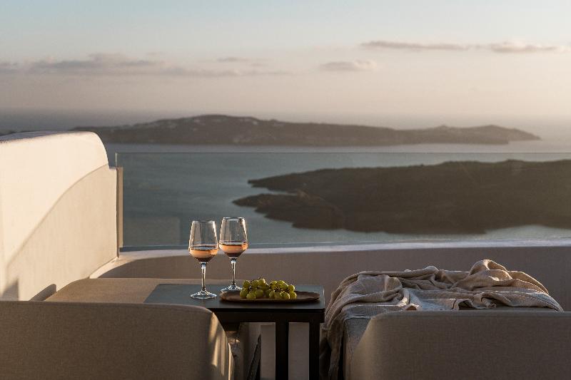 Aqua Luxury Suites image