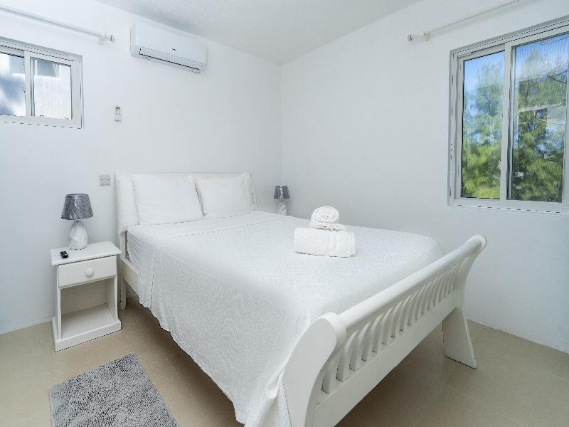 Ocean Spray Beach Apartments image