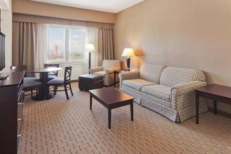 Holiday Inn San Salvador image