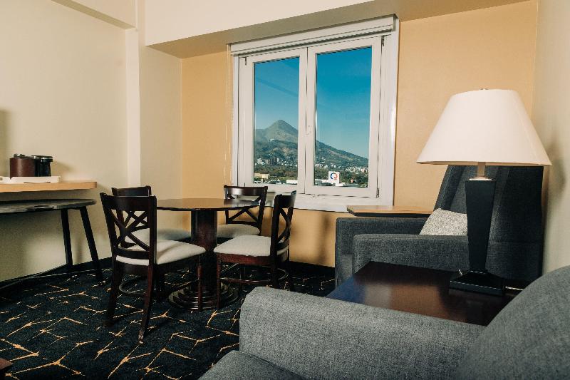 Holiday Inn San Salvador image