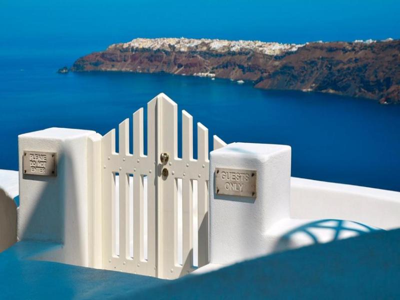White Santorini — general view