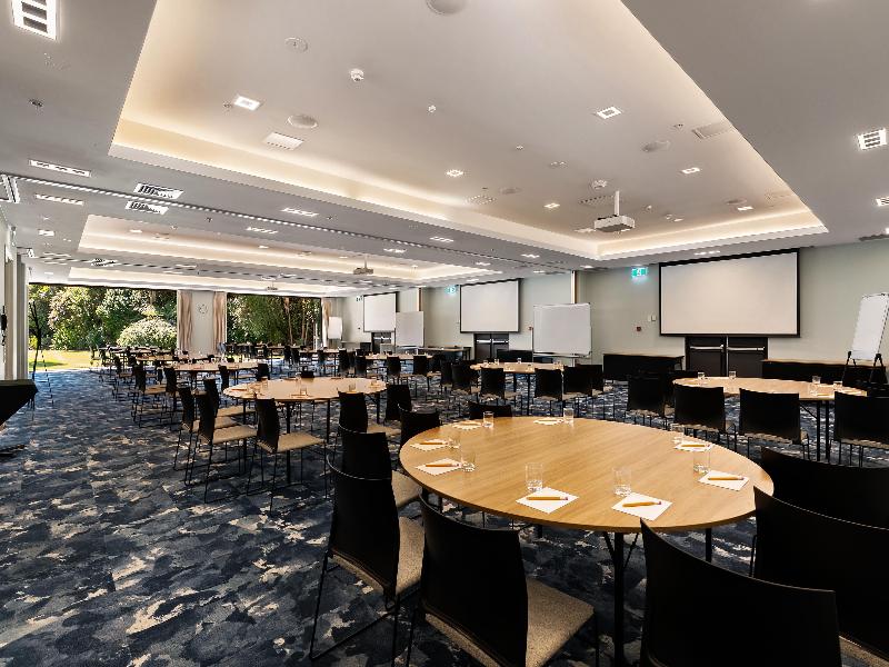 Sudima Auckland Airport image