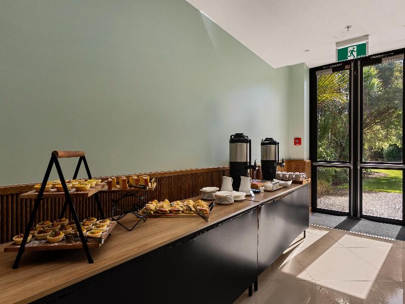 Sudima Auckland Airport image