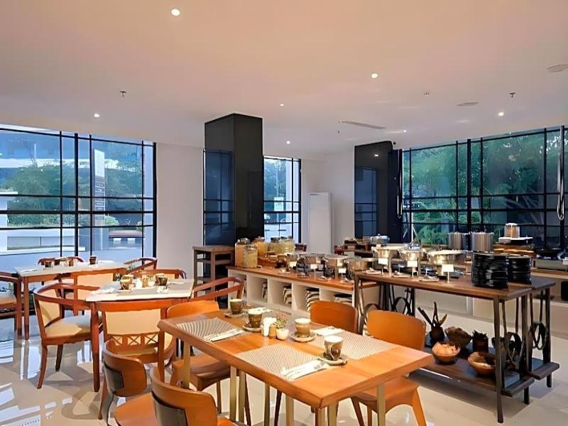 Metro Park View Hotel image