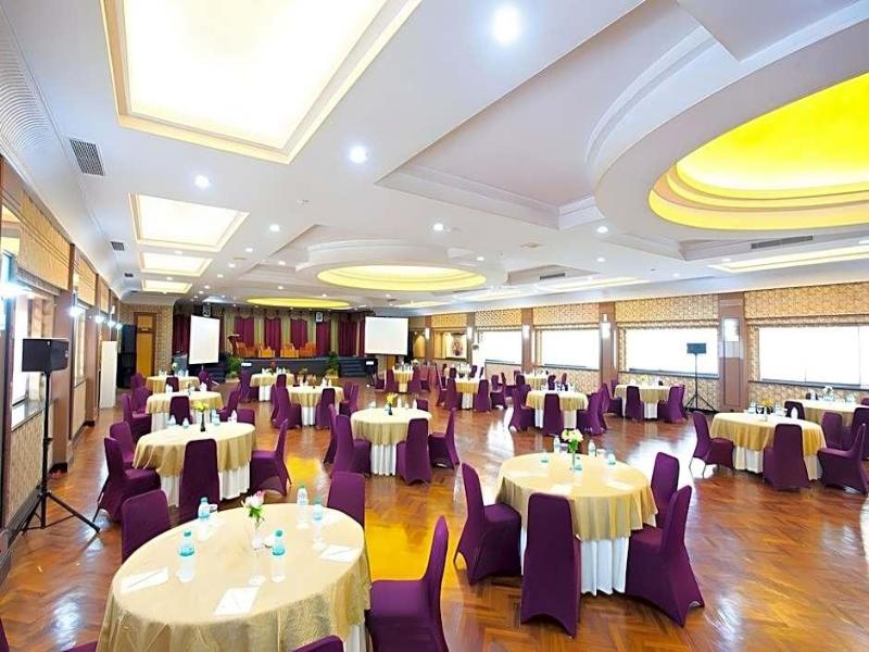 Metro Park View Hotel image