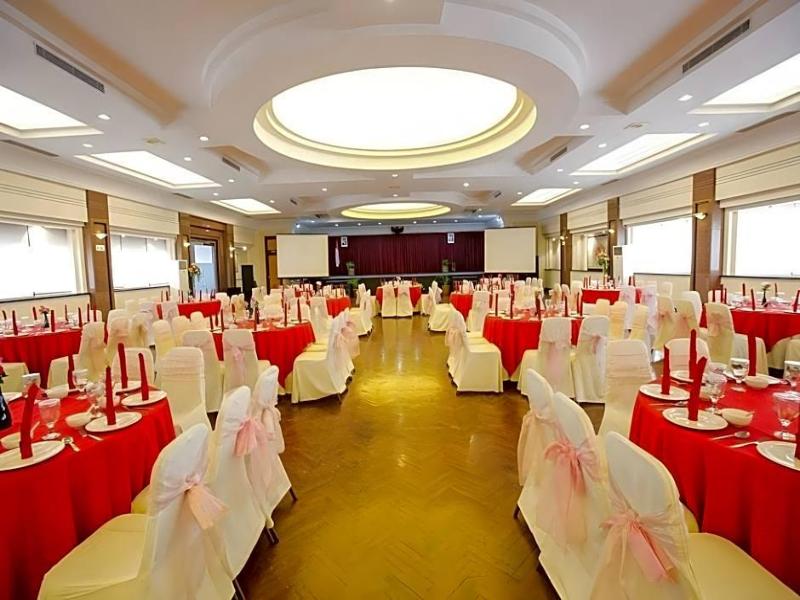 Metro Park View Hotel image
