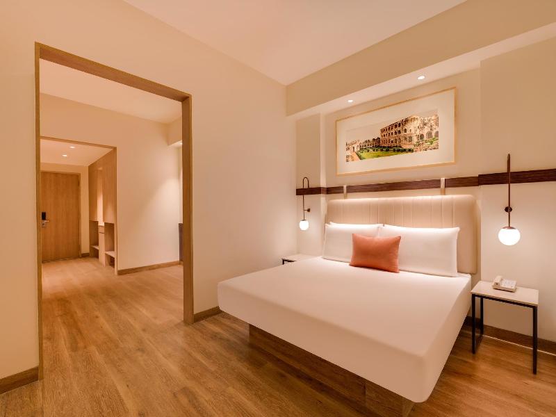 Red Fox Hotel Hyderabad image