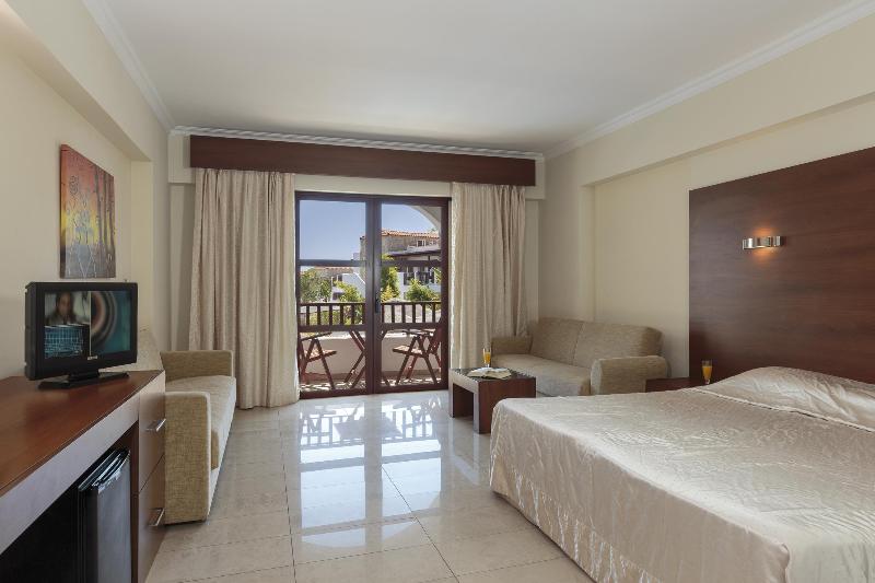 Costa Lindia Beach gallery photo 9