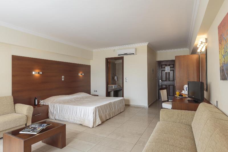Costa Lindia Beach gallery photo 7