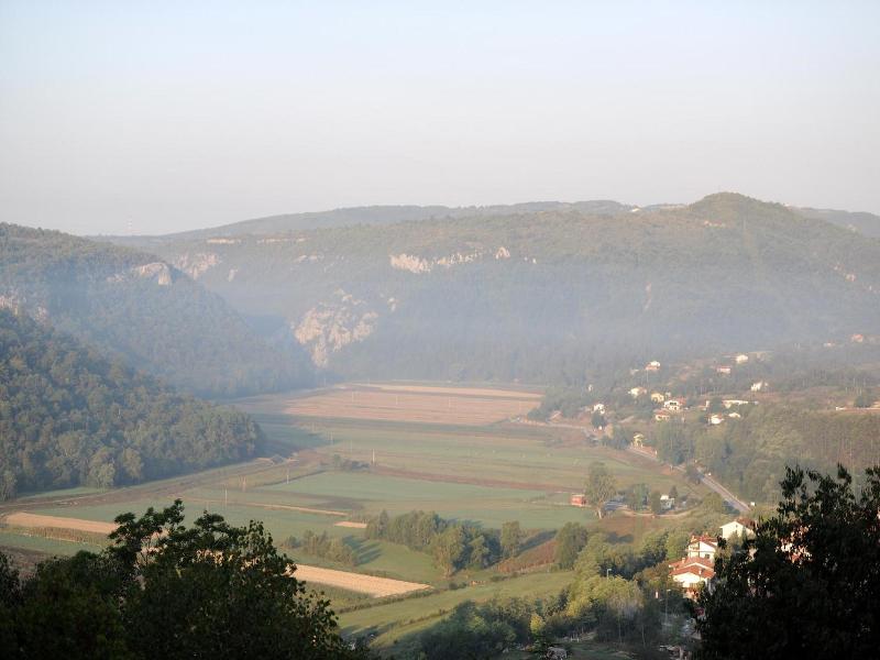 Vela Vrata image