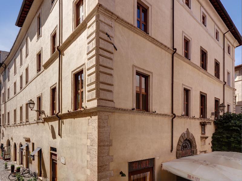 Navona Palace Collection image