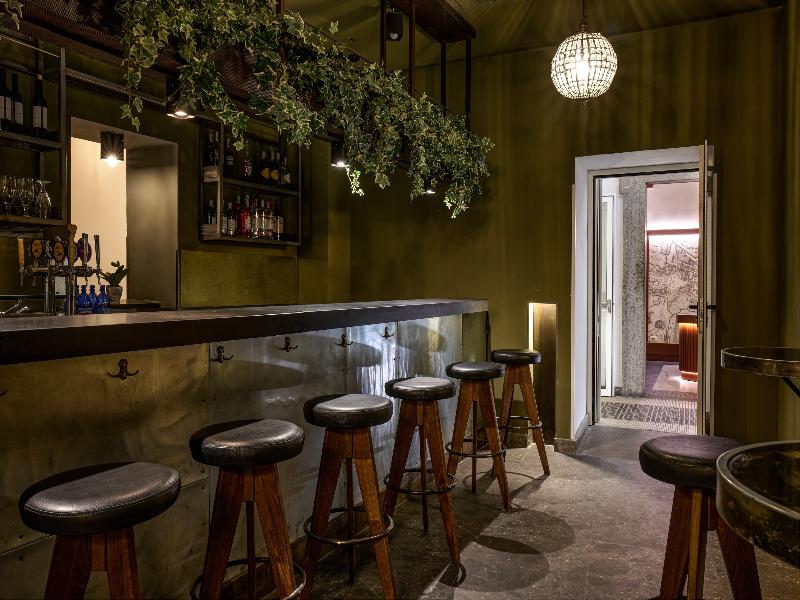 Navona Palace Collection image