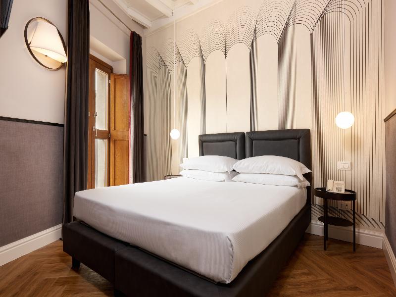 Navona Palace Collection image