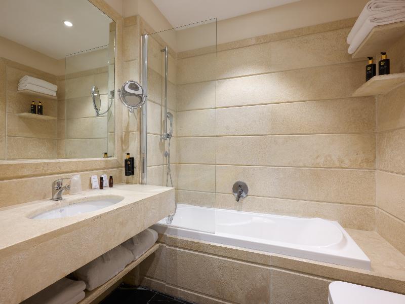 Navona Palace Collection image