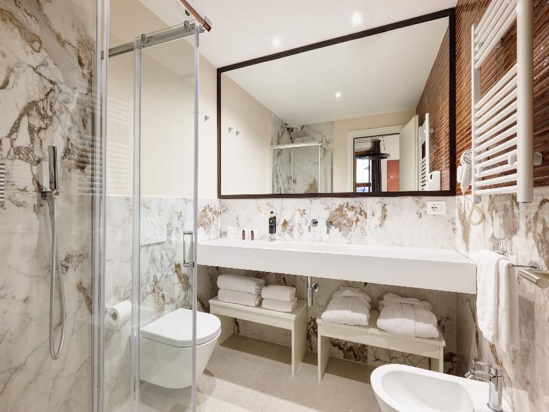 Navona Palace Collection image