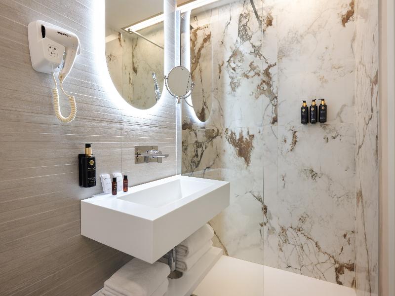 Navona Palace Collection image