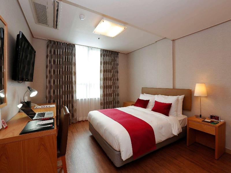 Ramada by Wyndham Seoul Dongdaemun image