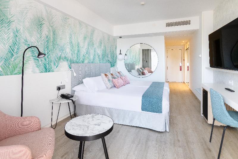Hotel Cristina by Tigotan Las Palmas image