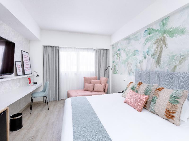 Hotel Cristina by Tigotan Las Palmas image