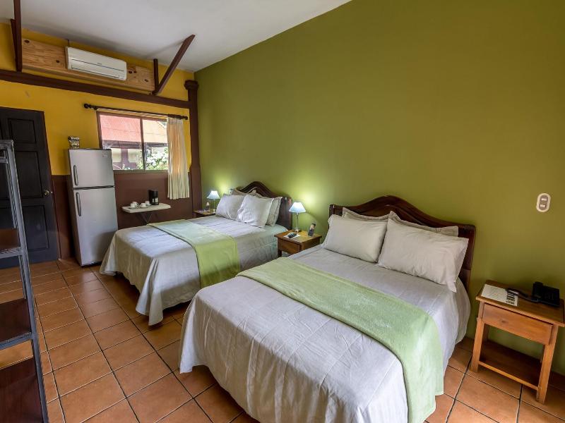 Kayak Lodge image