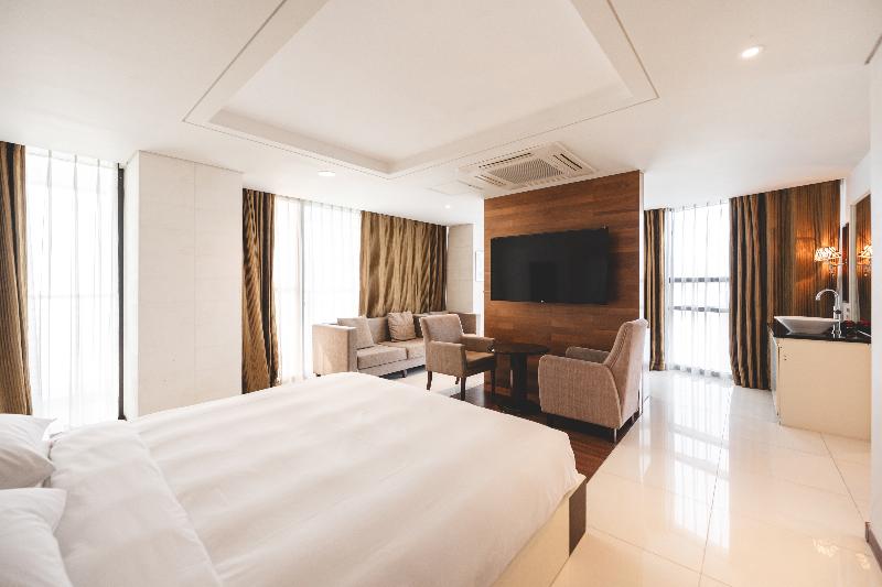 SUNSET HOTEL image