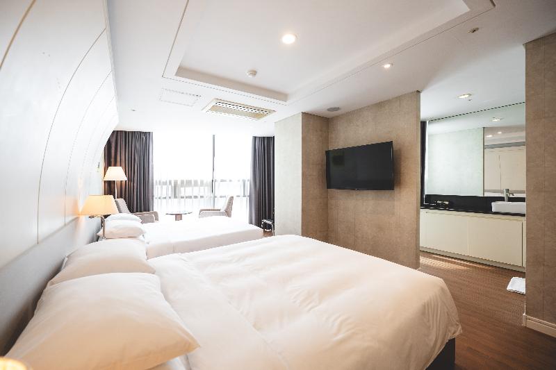 SUNSET HOTEL image
