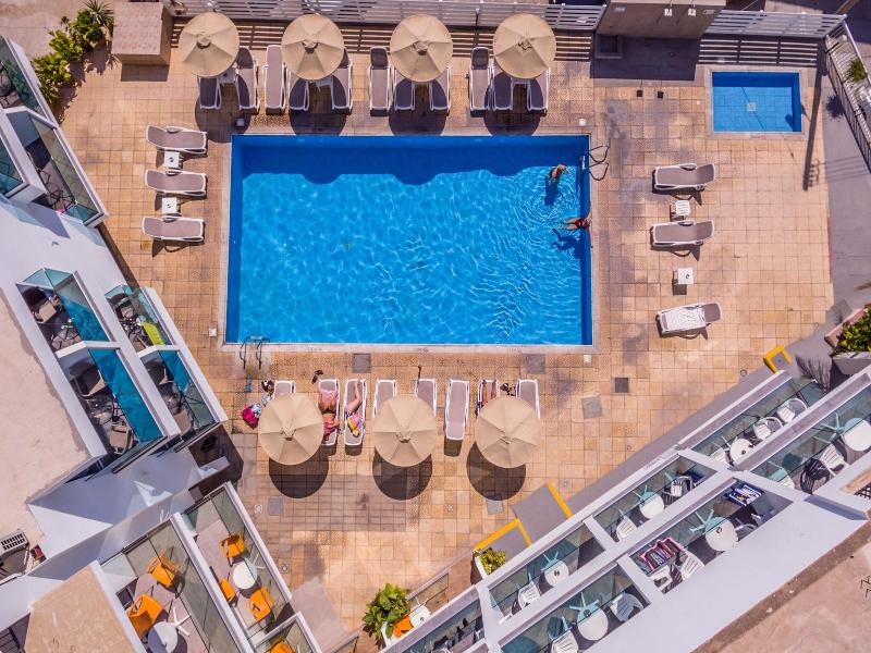 A. Maos Apts image