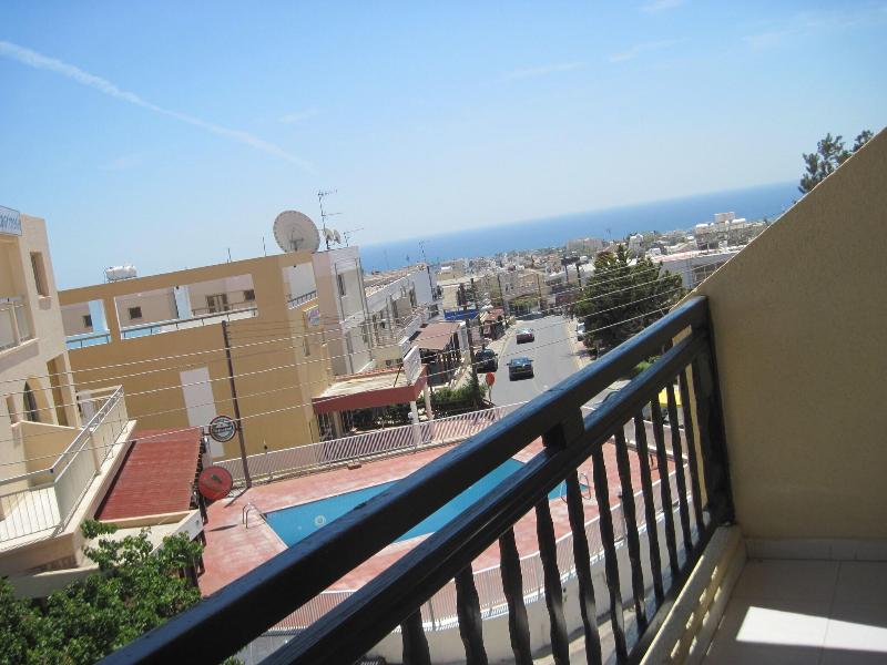 A. Maos Apts image