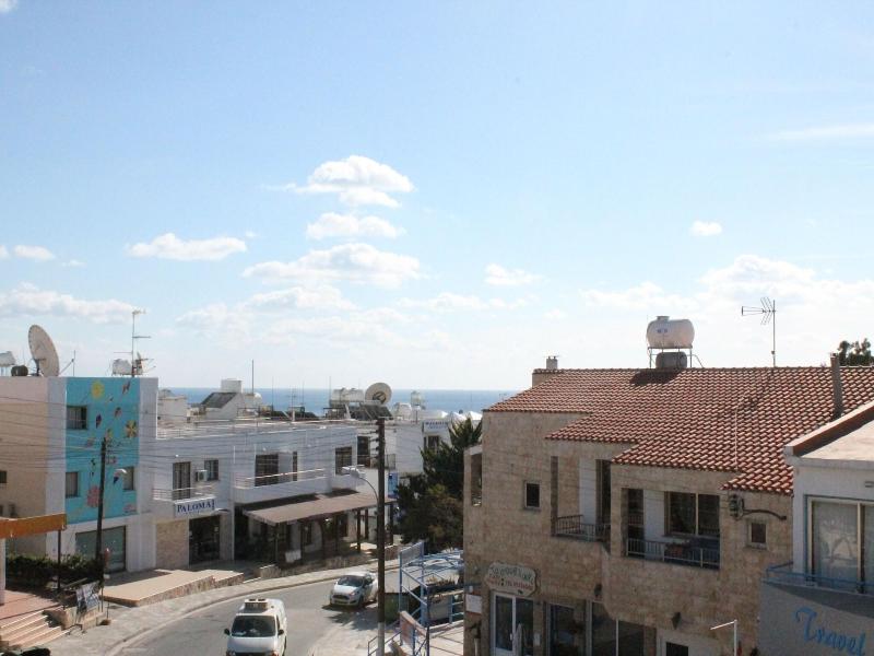 A. Maos Apts image