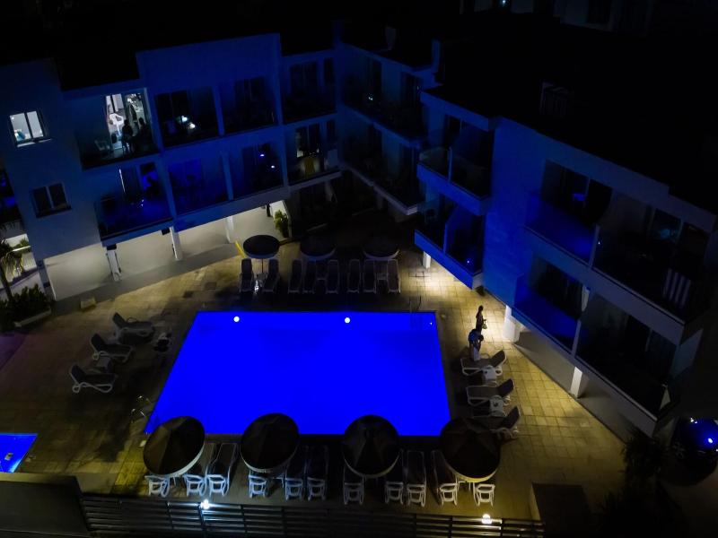 A. Maos Apts image