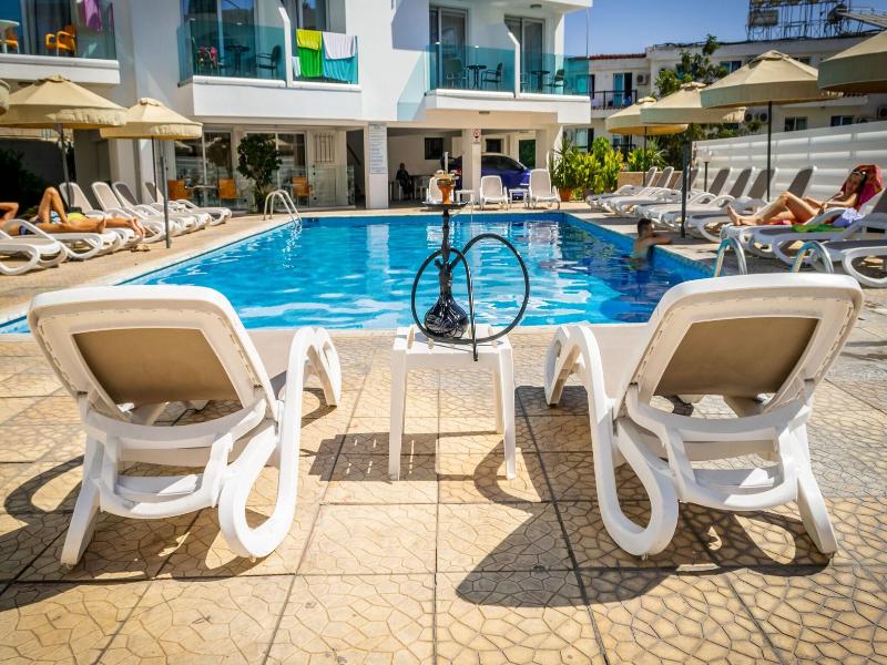 A. Maos Apts image