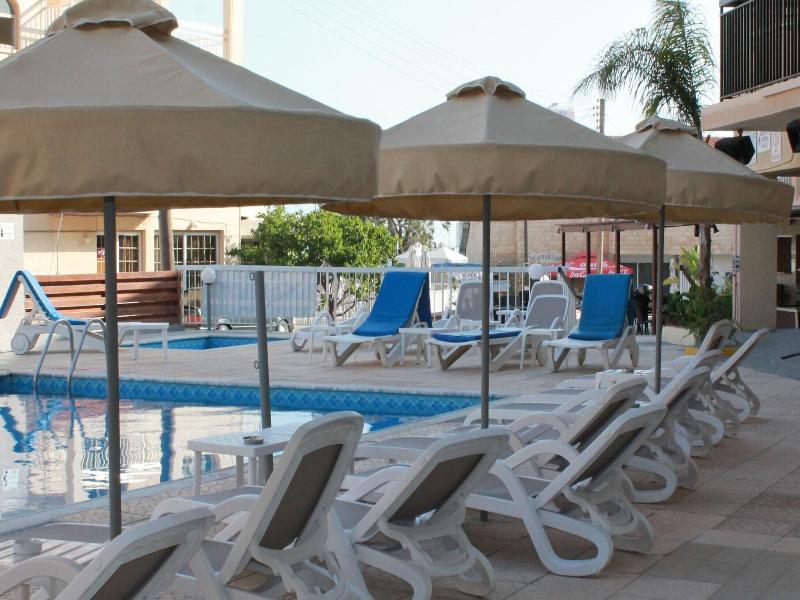 A. Maos Apts image