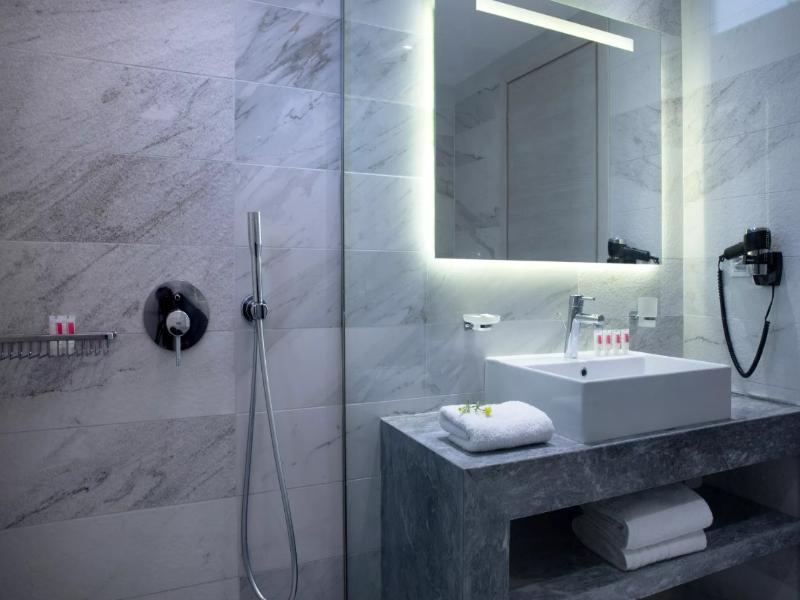 Alley Boutique Hotel & Spa image
