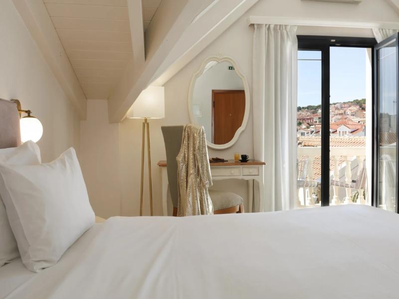 Alley Boutique Hotel & Spa image
