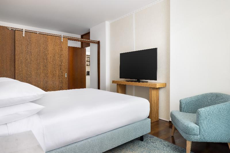 Marriott Residences Salgados Resort image
