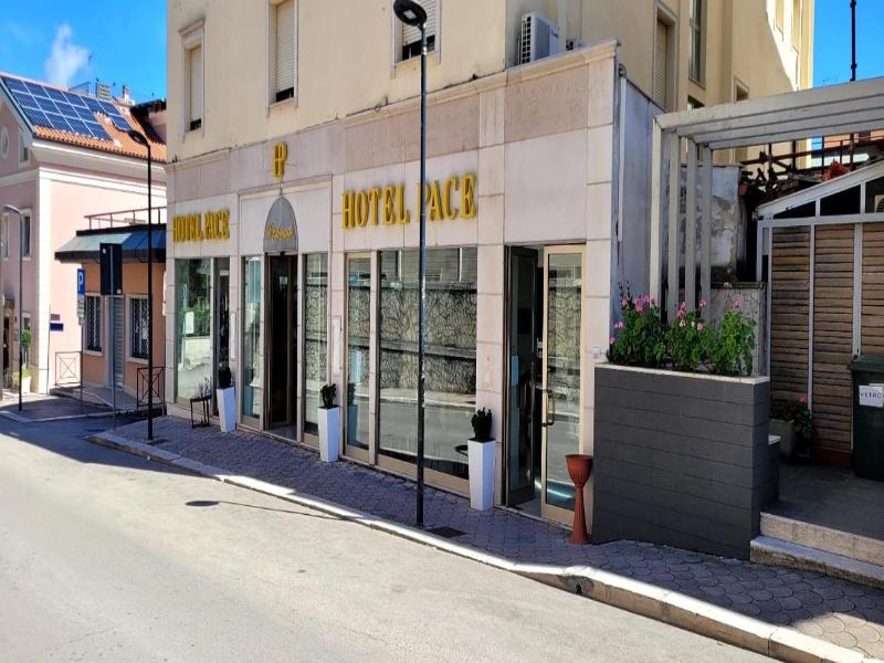 Hotel Pace image
