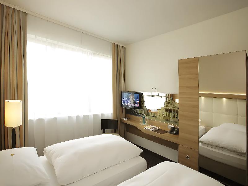 Hotel Berlin Alexanderplatz by Leonardo Hotels image