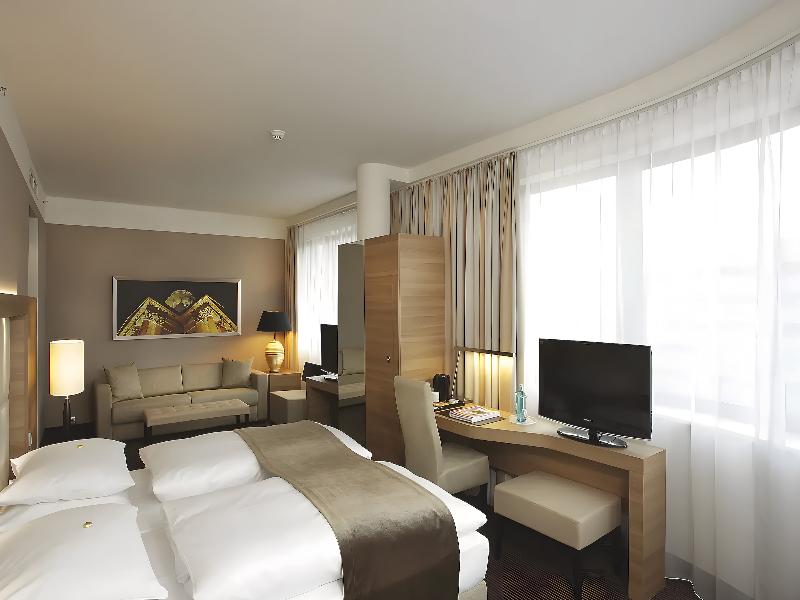 Hotel Berlin Alexanderplatz by Leonardo Hotels image